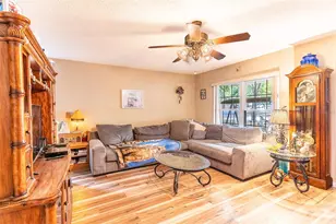 626 Cape Cod Cir, Valrico, FL 33594 - Photo 4