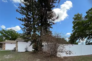 3535 Dovetail Ln N, Lakeland, FL 33812 - Photo 2