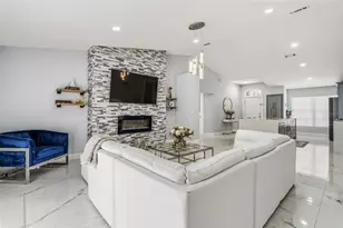 8025 Ridgeglen Cir W, Lakeland, FL 33809 - Photo 14