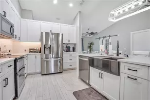8431 Delaware Dr, Weeki Wachee, FL 34607 - Photo 4