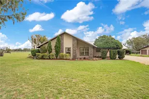 1401 Buell Ct, Plant City, FL 33567 - Photo 4