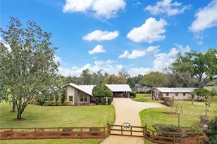 1401 Buell Ct, Plant City, FL 33567 - Photo 2