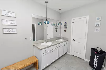 3231 Hilltop Circle, Lakewood Ranch, FL 34211 - Photo 24