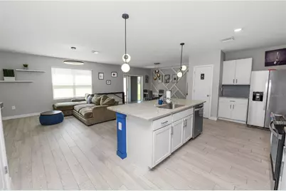 3231 Hilltop Circle, Lakewood Ranch, FL 34211 - Photo 10