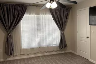 4194 Winding Vine Dr, Lakeland, FL 33812 - Photo 8