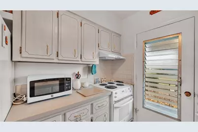 1600 W Lake Parker Drive #B9, Lakeland, FL 33805 - Photo 8