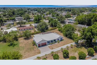 1 Brogden Court SE, Winter Haven, FL 33880 - Photo 2