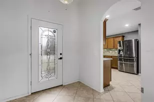 1712 Charmi Dr, Lakeland, FL 33810 - Photo 4