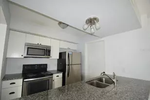 939 Castle Way, Lakeland, FL 33803 - Photo 8