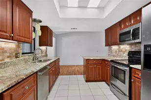 4861 Squire Hollow Dr, Lakeland, FL 33801 - Photo 10