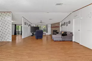 2916 Keene Country Ct, Plant City, FL 33565 - Photo 8