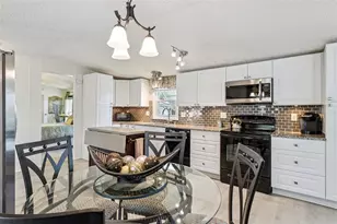 8556 Breeze Hill Dr, Lake Wales, FL 33898 - Photo 4