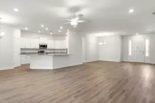 8687 Wildflower Fields Ln, Wildwood, FL 34785 - Photo 4