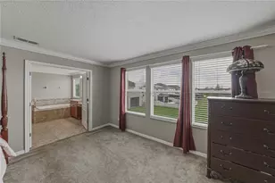 10661 Pictorial Park Dr, Tampa, FL 33647 - Photo 24