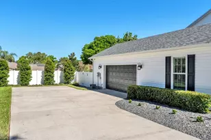 1349 Scottsland Dr, Lakeland, FL 33813 - Photo 4