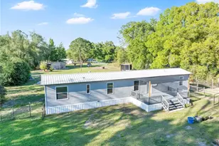 37135 Pauls Dr, Zephyrhills, FL 33541 - Photo 2