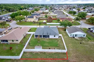 321 Majestic Gardens Dr, Winter Haven, FL 33880 - Photo 4