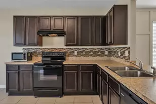 2162 Blue Highlands Dr, Lakeland, FL 33811 - Photo 6