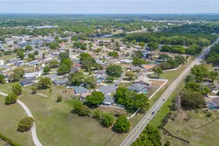 5711 Manchester Dr E, Lakeland, FL 33810 - Photo 44