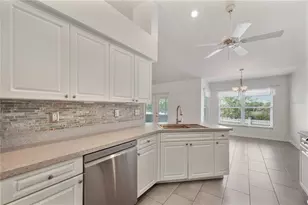 5711 Manchester Dr E, Lakeland, FL 33810 - Photo 18