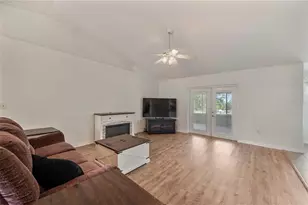 5711 Manchester Dr E, Lakeland, FL 33810 - Photo 10