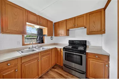 4710 Village Drive, Lakeland, FL 33811 - Photo 10