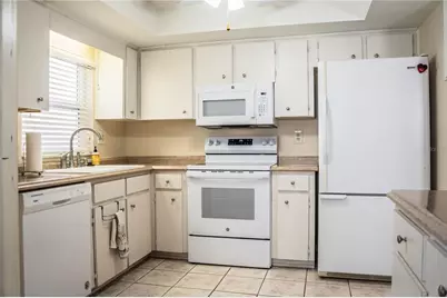 652 Cottage Lane, Lakeland, FL 33803 - Photo 8