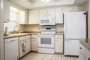 652 Cottage Ln, Lakeland, FL 33803 - Photo 8
