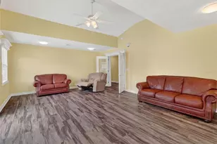 2609 Timbercreek Loop W, Lakeland, FL 33805 - Photo 18