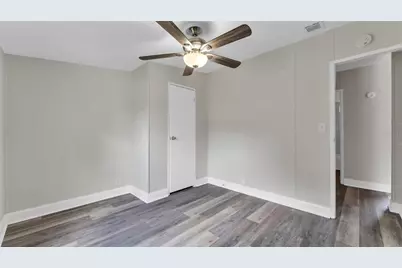 4910 Rollinglen Loop E, Lakeland, FL 33810 - Photo 8