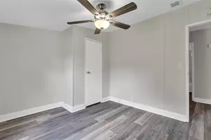 4910 Rollinglen Loop E, Lakeland, FL 33810 - Photo 8