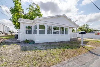 217 NW 4th Avenue, Mulberry, FL 33860 - Photo 1