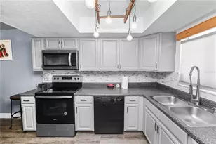 404 Country Ln NE, Winter Haven, FL 33881 - Photo 8