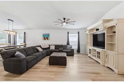 7037 Cruz Court, Lakeland, FL 33813 - Photo 4