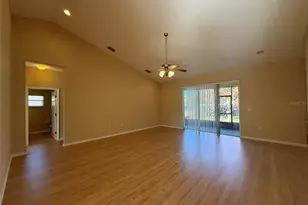 5398 Oxford Manor Cir, Lakeland, FL 33810 - Photo 10