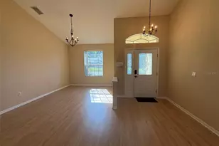 5398 Oxford Manor Cir, Lakeland, FL 33810 - Photo 2