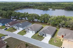 4537 Fairway Oaks Dr, Mulberry, FL 33860 - Photo 2