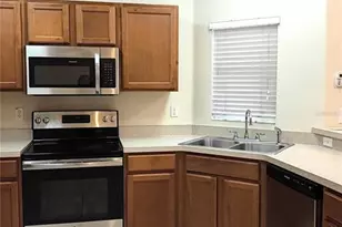 4239 Winding Vine Dr, Lakeland, FL 33812 - Photo 8