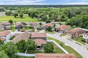 2250 Bella Luna Cir, Lakeland, FL 33810 - Photo 10