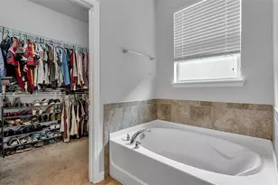 2250 Bella Luna Cir, Lakeland, FL 33810 - Photo 20