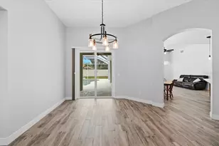 2214 Longmore Cir, Valrico, FL 33596 - Photo 8