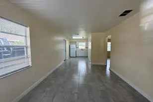 1438 Moonlite Dr, Lakeland, FL 33801 - Photo 4