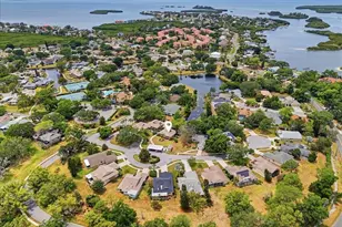 992 Spinnaker Ct, Tarpon Springs, FL 34689 - Photo 52