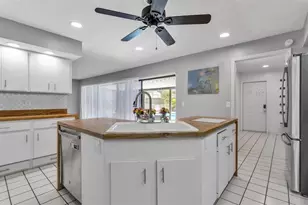 4904 Foxrun, Lakeland, FL 33813 - Photo 10