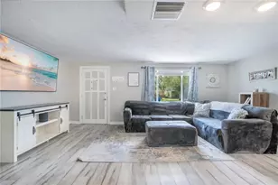 391 N Walton Ave, Tarpon Springs, FL 34689 - Photo 8