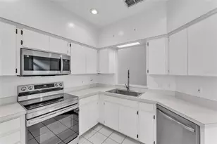 3133 Stonewater Dr, Lakeland, FL 33803 - Photo 14