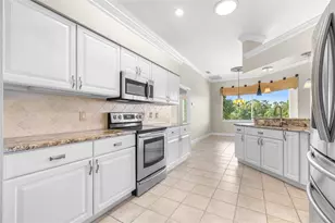 2636 Huntington Hills Dr, Lakeland, FL 33810 - Photo 10