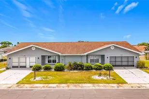 1618 Bentwood Dr, Sun City Center, FL 33573 - Photo 2