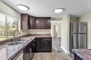 4933 Rollinglen Loop, Lakeland, FL 33810 - Photo 4