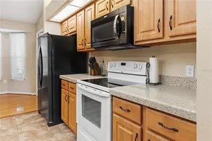 744 Cedar Knoll Dr N, Lakeland, FL 33809 - Photo 8